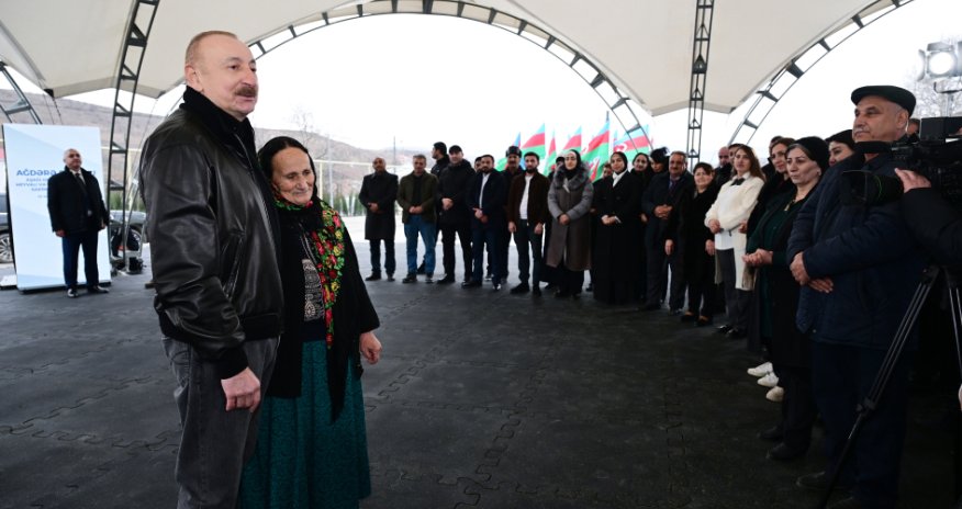 Президент Ильхам Алиев встретился в селе Ашагы Оратаг Агдеринского района с жителями сел Ашагы Оратаг, Чылдыран, Хейвалы и ЧапарБУДЕТ ОБНОВЛЕНО