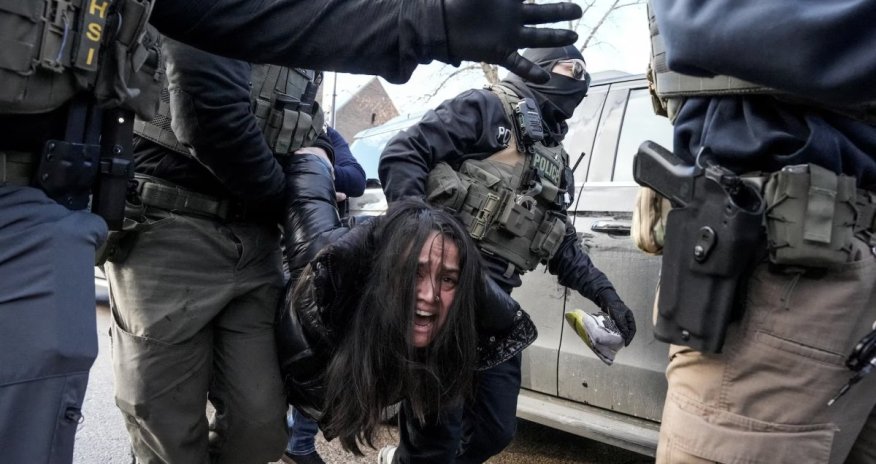 Minneapolis confronts federal forces