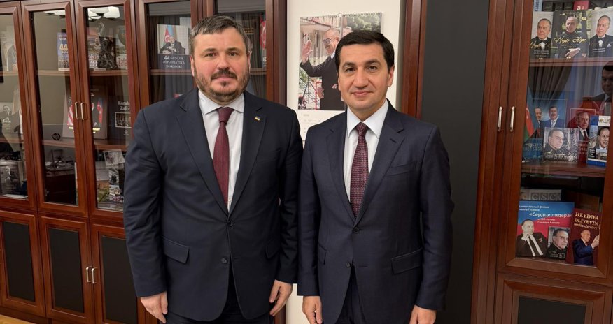 Hikmət Hacıyev Ukrayna səfiri ilə görüşüb