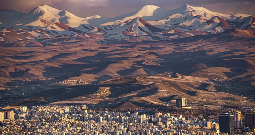 Təbrizdə hərbi vəziyyət elan olunub