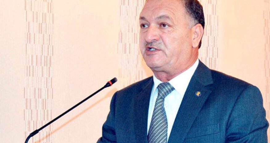 
Qoca Səmədovun oğlu Yevlaxda adam güllələyib