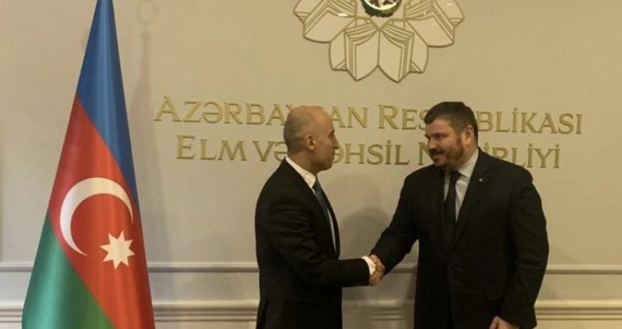 В Баку обсуждено расширение возможностей преподавания украинского языка в Азербайджане