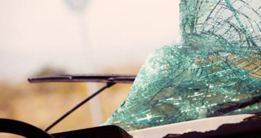 Şəmkirdə yük maşını ağaca çırpılıb, bir nəfər ölüb