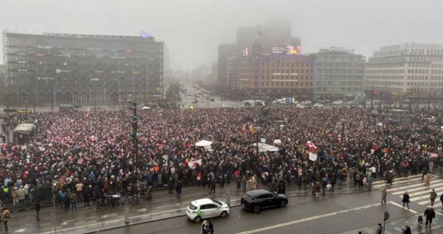 Тысячи жителей Гренландии протестуют против планов Трампа