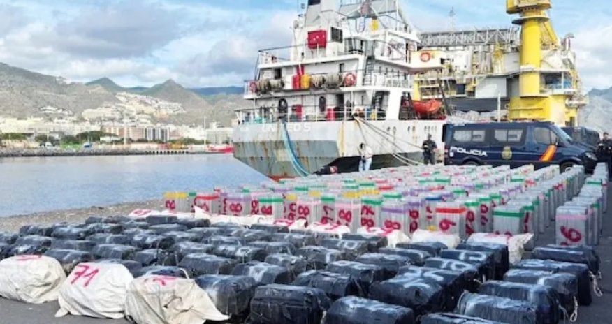 В Атлантике перехватили шедшее в Стамбул судно с 10 тоннами кокаина