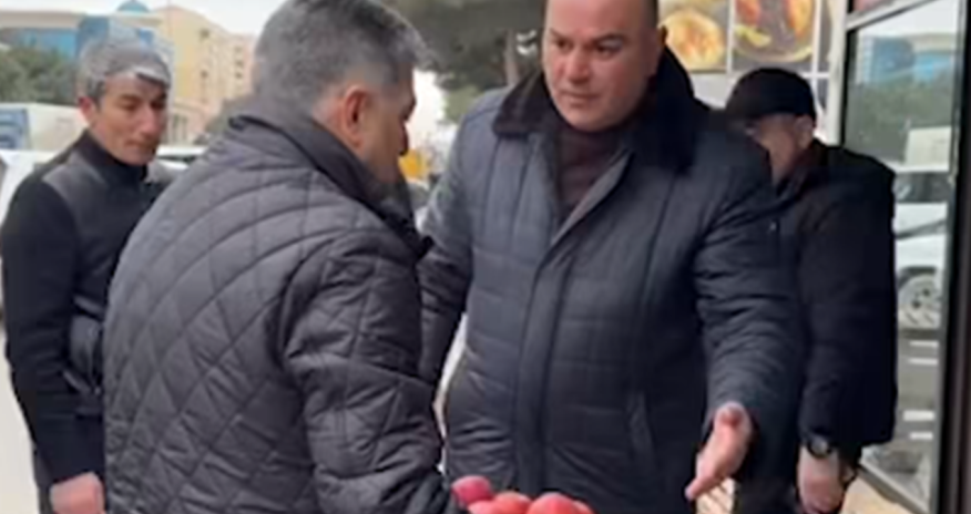 Satıcının almalarını müsadirə edən məmur:Nə olub, nə hadisə baş verib?