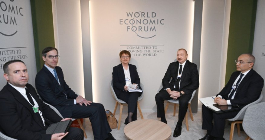 İlham Əliyev Davosda Avropa Yenidənqurma və İnkişaf Bankının prezidenti ilə görüşüb
