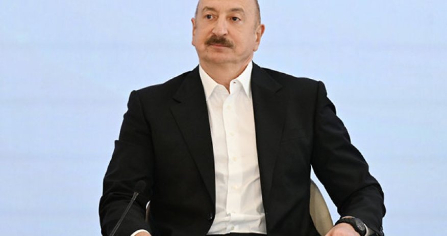 Prezident Davosdakı panel iclasında iştirak edir