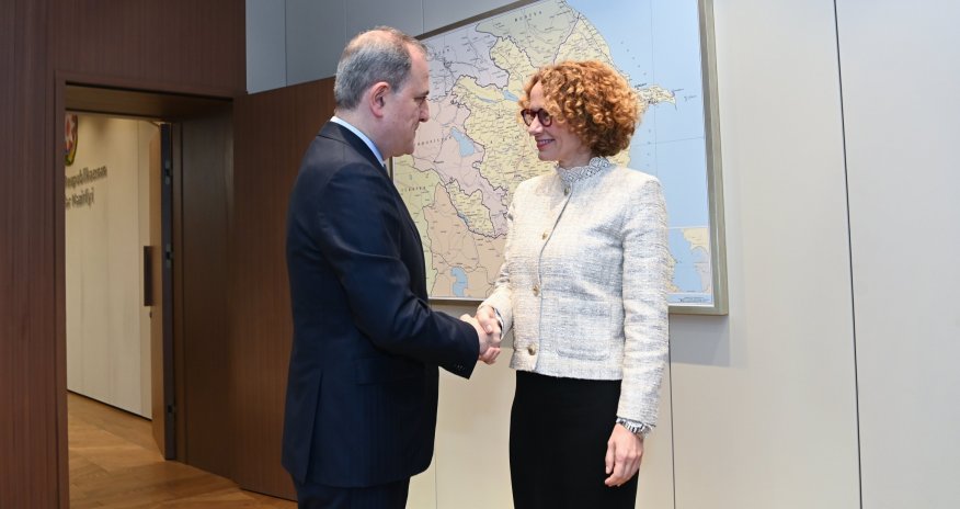 Замгенсека НАТО назвала Азербайджан ценным партнером Альянса