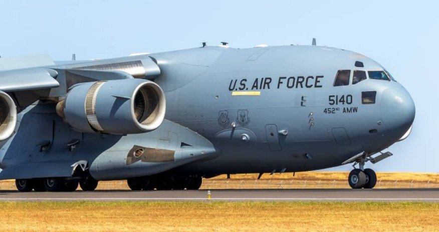 Американские самолеты перебрасывают грузы на Ближний Восток