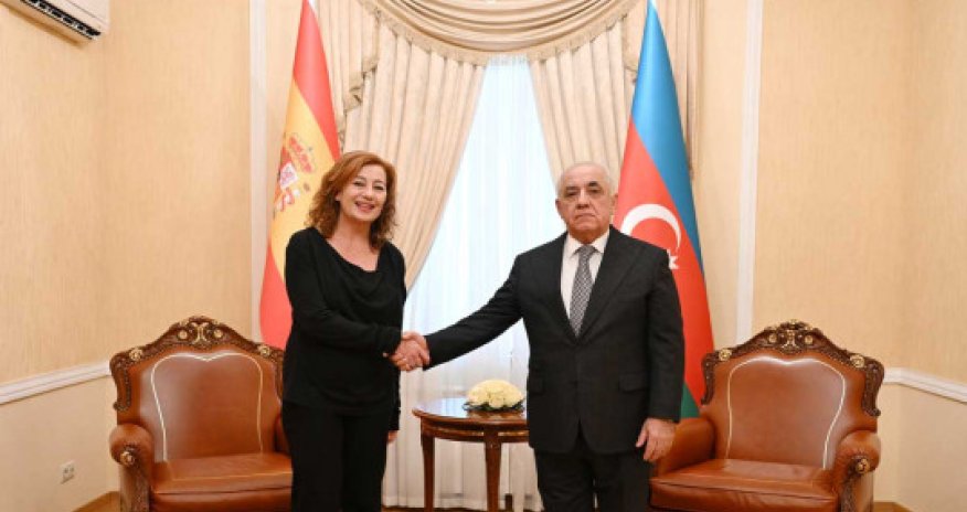 Али Асадов обсудил двустороннее сотрудничество с главой Конгресса депутатов Испании