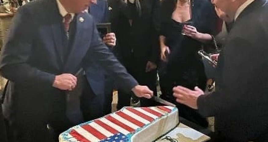 ABŞ Respublikaçılarının tədbirində Qrenlandiya xəritəsi formasında tort kəsilib