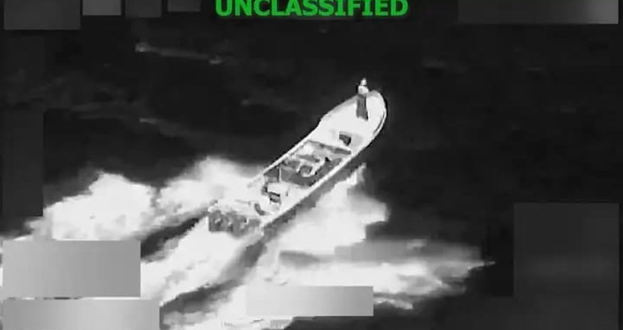 ABŞ narkotik ticarəti gəmisinə zərbə endirdi