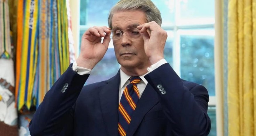 Бессент: Вашингтон не позволит Канаде стать "лазейкой" для товаров из КНР в США