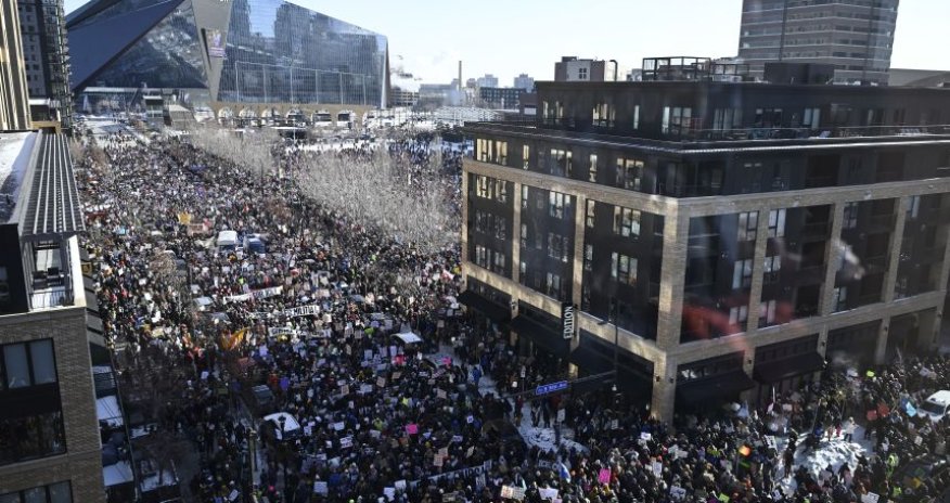 Трамп смягчил позицию после стрельбы в Миннеаполисе