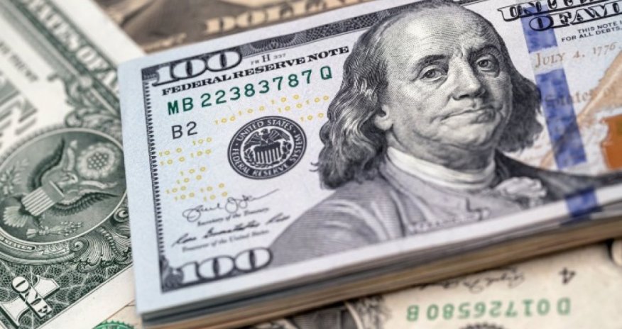 Traders place record bets on dollar slump
