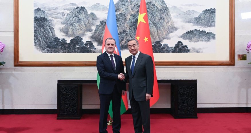 Bayramov holds talks with China&rsquo;s foreign minister in Beijing