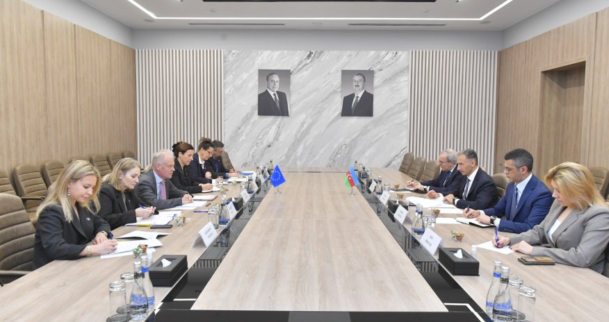 Azərbaycan Aİ ilə Zəngəzur dəhlizinin Trans-Avropa nəqliyyat şəbəkələrinə əlavə olunmasını müzakirə edib