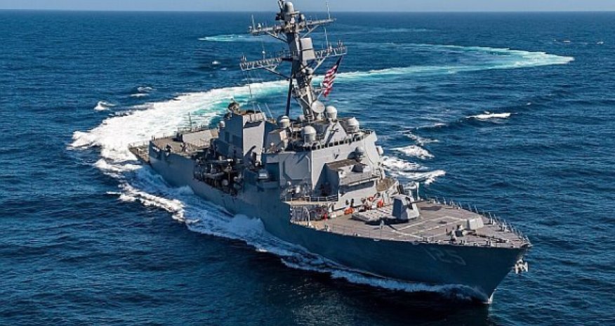 Американский эсминец в израильском порту