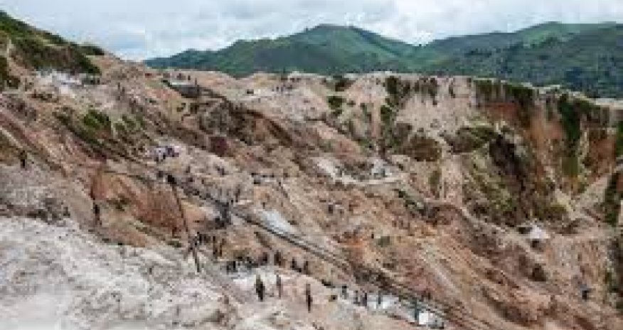 Konqoda mədənin çökməsi nəticəsində 200-dən çox insan ölüb