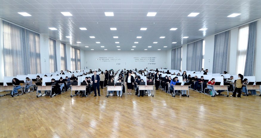 Bakıda ilk dəfə elektron qaydada eksternat imtahanları keçirildi