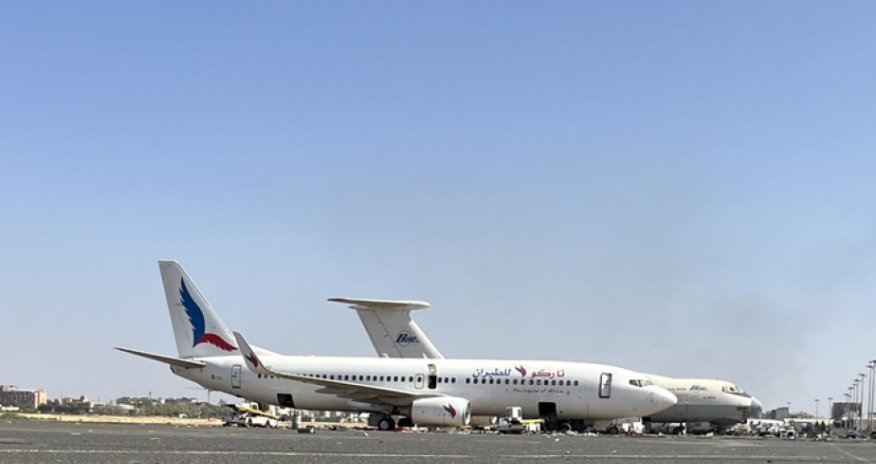 Xartum aeroportuna üç ildən sonra ilk dəfə sərnişin təyyarəsi enib