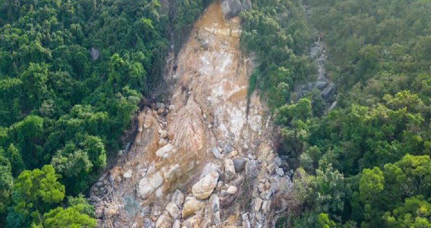 
İndoneziyada torpaq sürüşməsində ölənlərin sayı artıb