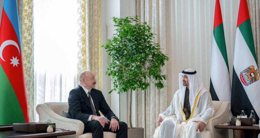 Президент Ильхам Алиев встретился с президентом ОАЭ в Абу-Даби