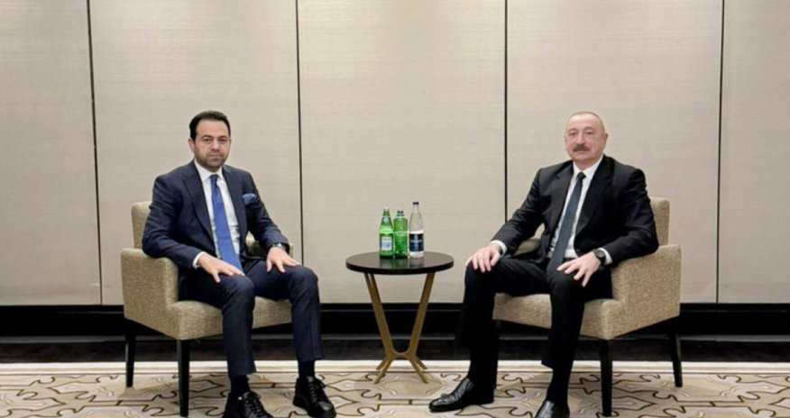 Əliyev Əbu-Dabidə Müsəlman Ağsaqqalları Şurasının baş katibi ilə görüşüb