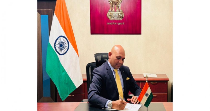 Hindistanın Azərbaycandakı yeni səfiri Bakıya gəlib