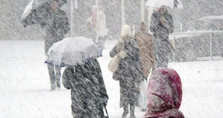 Ölkə ərazisində çovğun müşahidə olunur