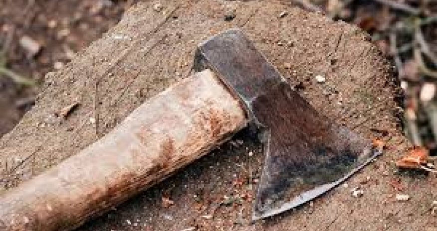 İki yeniyetməni baltalayan əmi vəfat edib