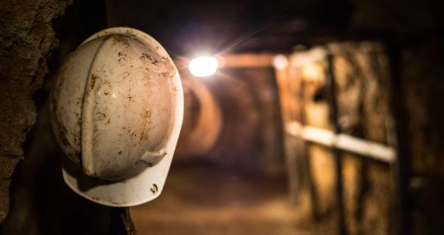 В Индии при взрыве в шахте погибли не менее 18 человек