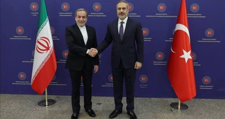 Главы МИД Турции и Ирана обсудили ситуацию вокруг ядерной программы Тегерана