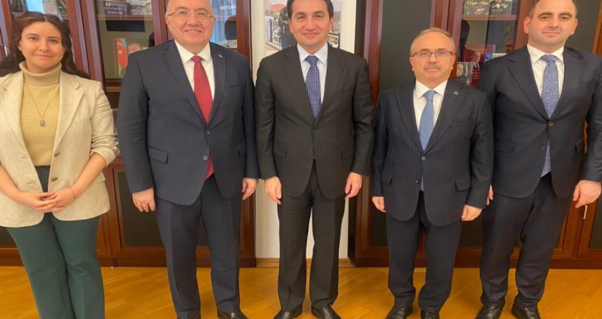 Hikmət Hacıyev Mehmet Samsarla görüşüb