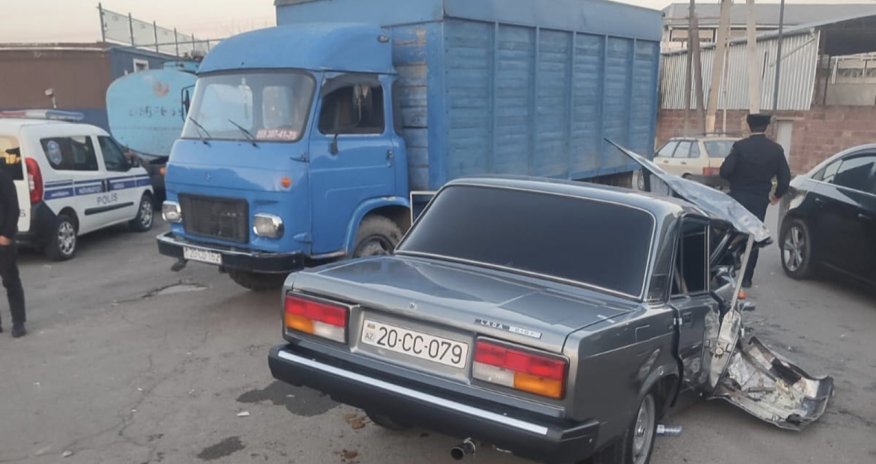 Göygöldə yük və minik maşınları toqquşub, xəsarət alan var