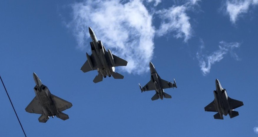 Более 50 американских истребителей уже на Ближнем Востоке