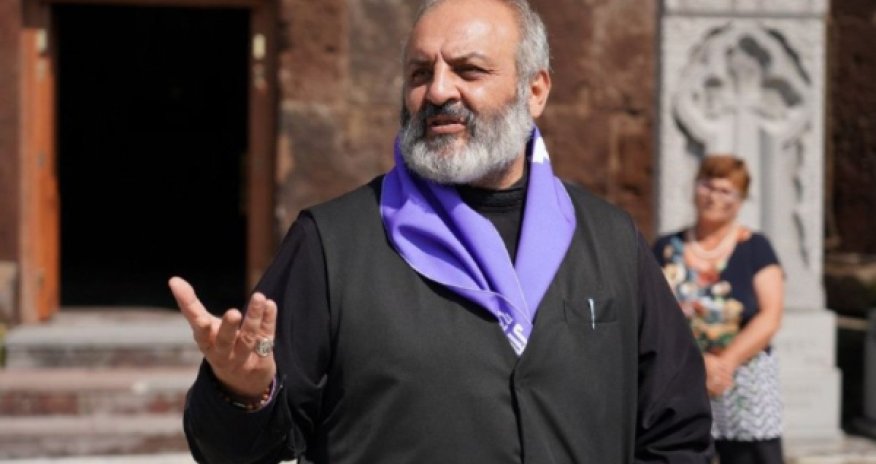 Архиепископу Галстаняну продлили арест