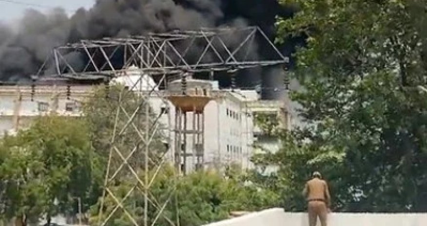 Bоенный самолёт разбился во время ночного учебного полёта в иране, один пилот погиб