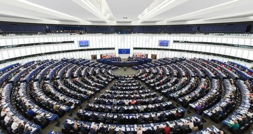 Европарламент созывает экстренное заседание