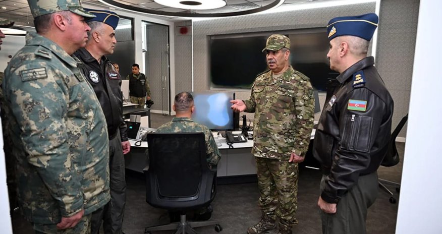 Zakir Həsənov hava hücumundan müdafiə bölmələrinin fəaliyyətini yoxlayıb