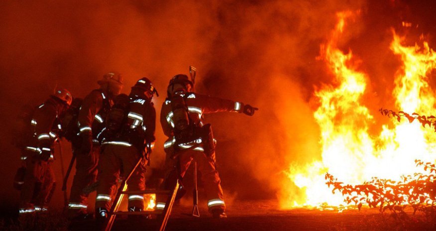 В Баку произошел взрыв в цветочном магазине