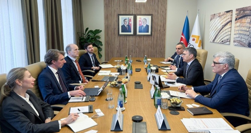 Zakir Ibrahimov meets with Vice President of Wood Mackenzie