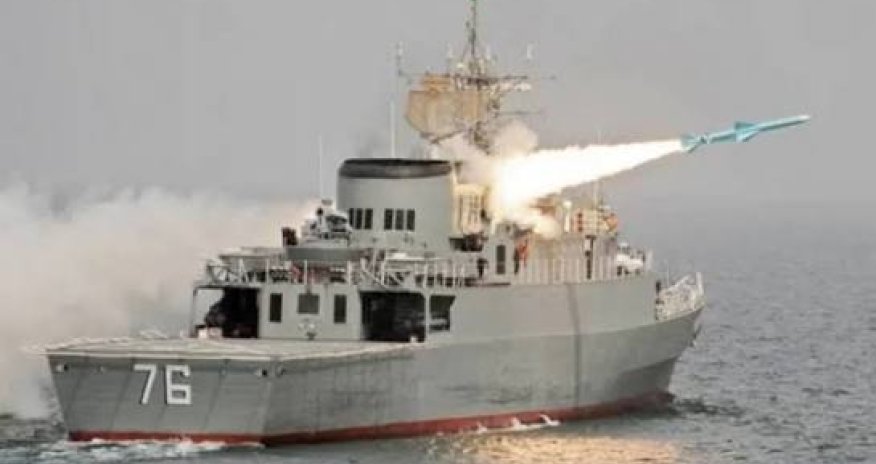 SEPAH ABŞ-nin hərbi gəmisinə raket zərbələri endirib