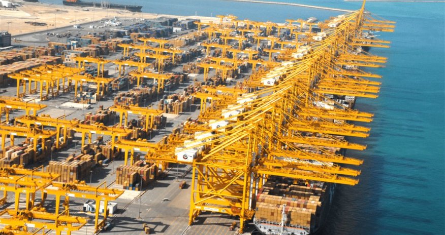 Крупнейший порт Ближнего Востока закрывается после атаки Ирана