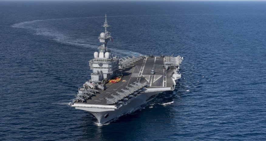 Французский авианосец мчится в Средиземноморье