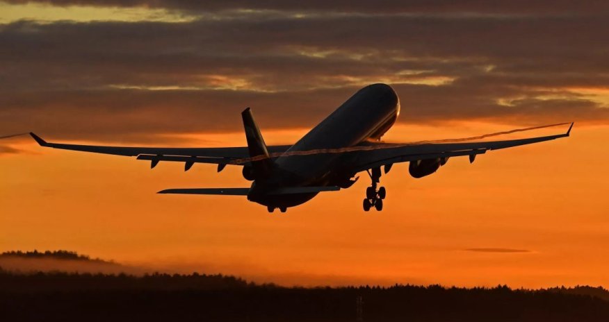 Борт из Баку доставил в Москву эвакуированных из Ирана