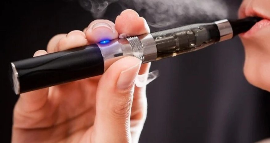В Азербайджане будут штрафовать за курение вэйпов