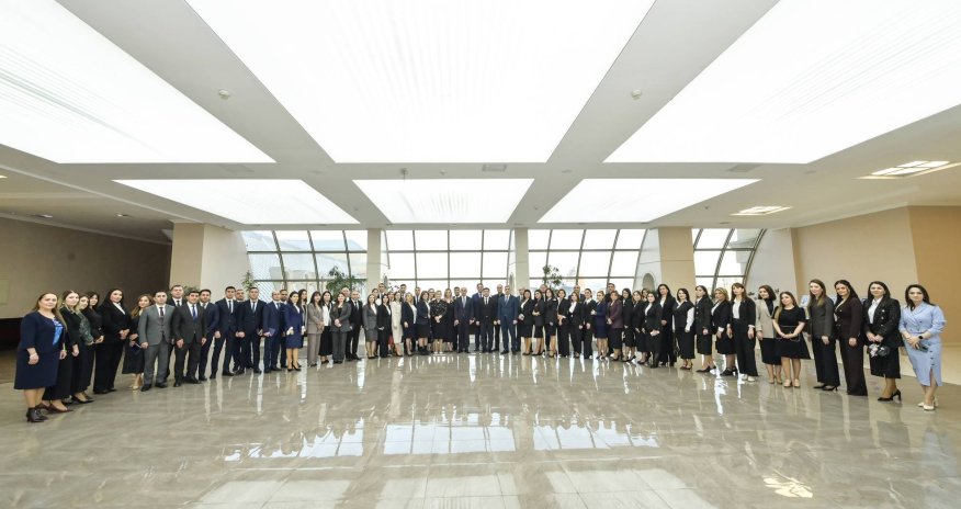 Nazirdən direktorlara: Şagird və müəllim arasında etimada əsaslanan ünsiyyət vacibdir