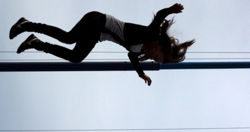 Mingəçevirdə 19 yaşlı qız binadan yıxılıb